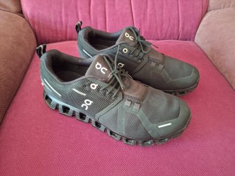 Adidasi On cloud running swiss engineering waterproof