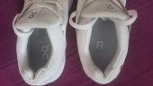 SNEAKERS ON THE ROGER ADVANTAGE